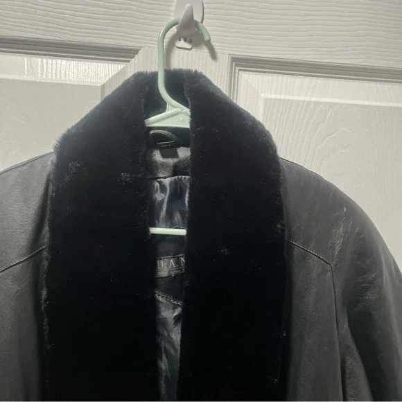 Vintage Leather Jacket Faux Fur Trim Black M Overcoat - Picture 4 of 9
